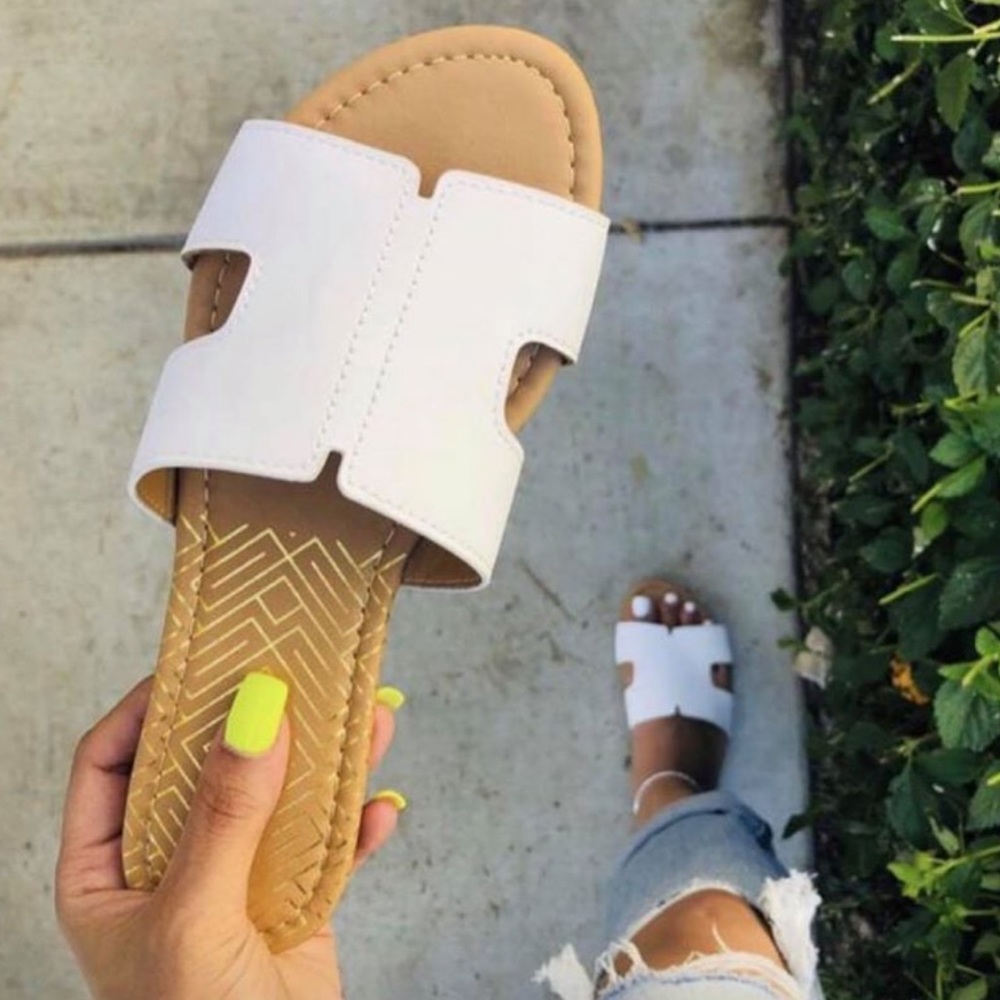 LAST SIZE 6 📣 White H Band Slides - Picture 6 of 6